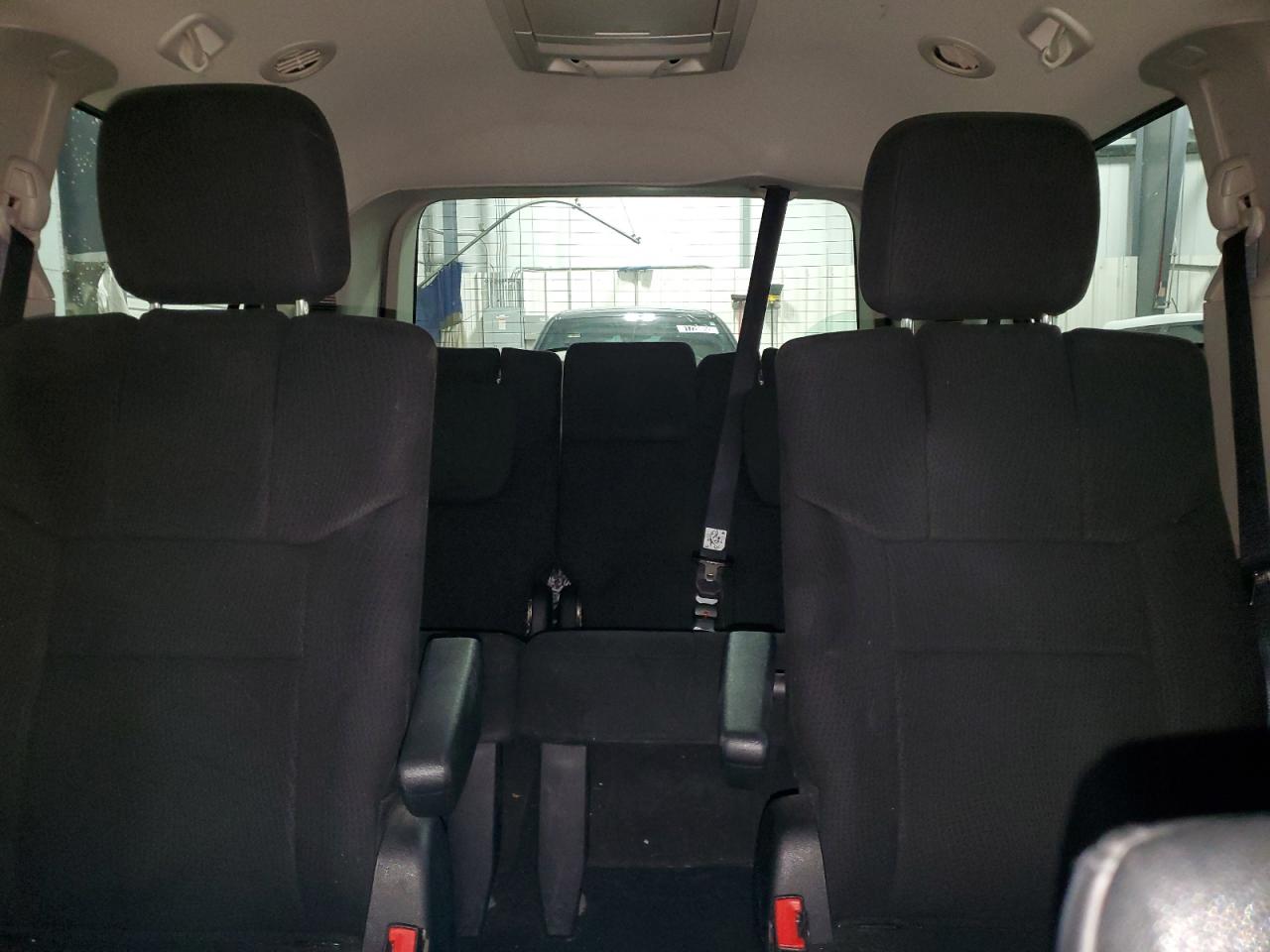 2011 DODGE GRAND CARAVAN CREW photo 10
