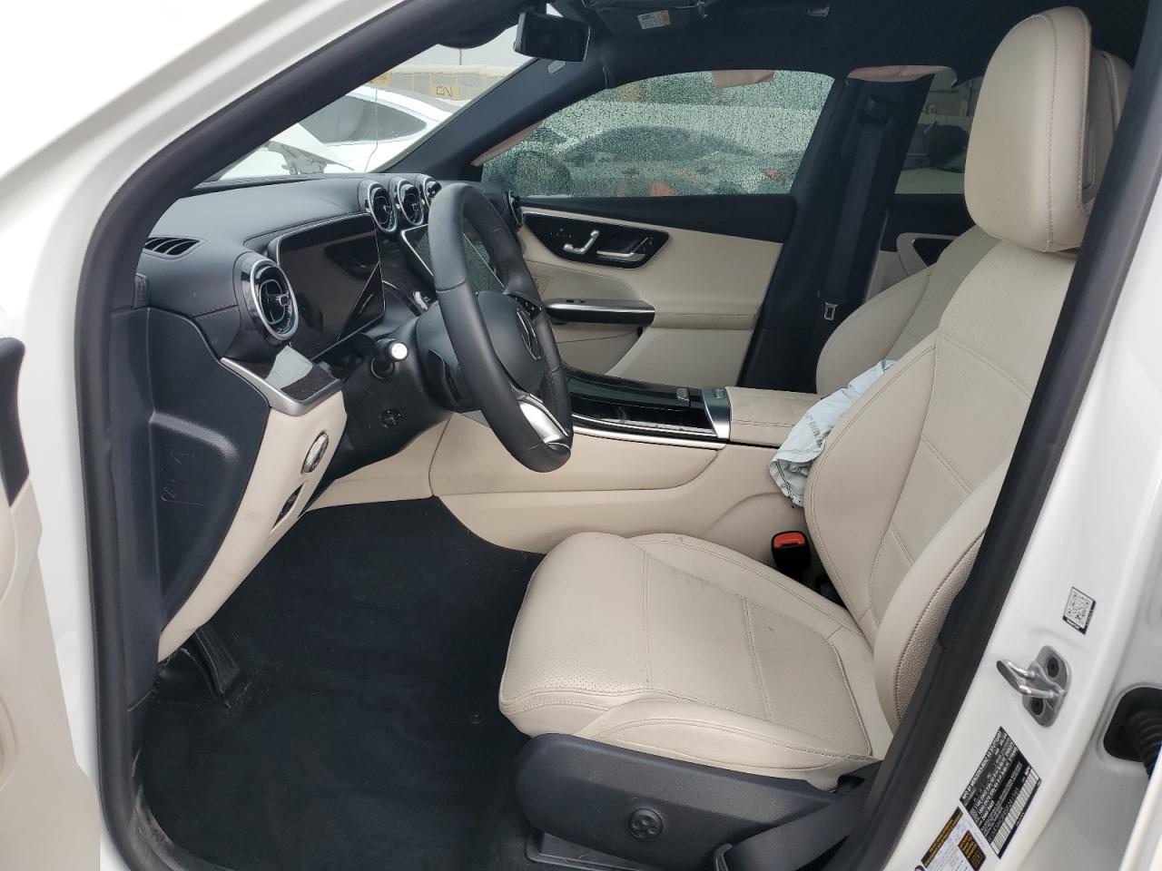 2025 MERCEDES-BENZ GLC 300 photo 7