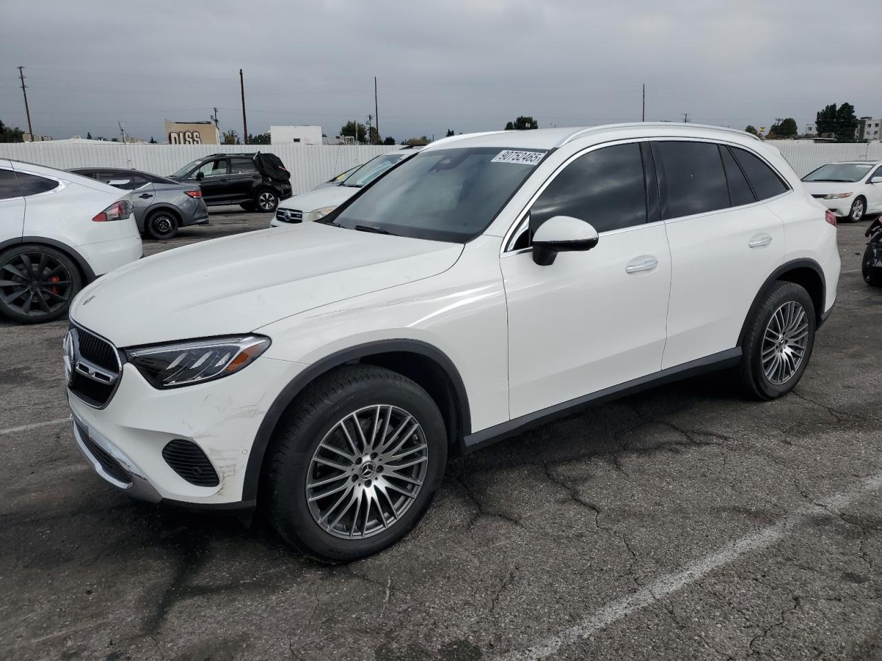 2025 MERCEDES-BENZ GLC