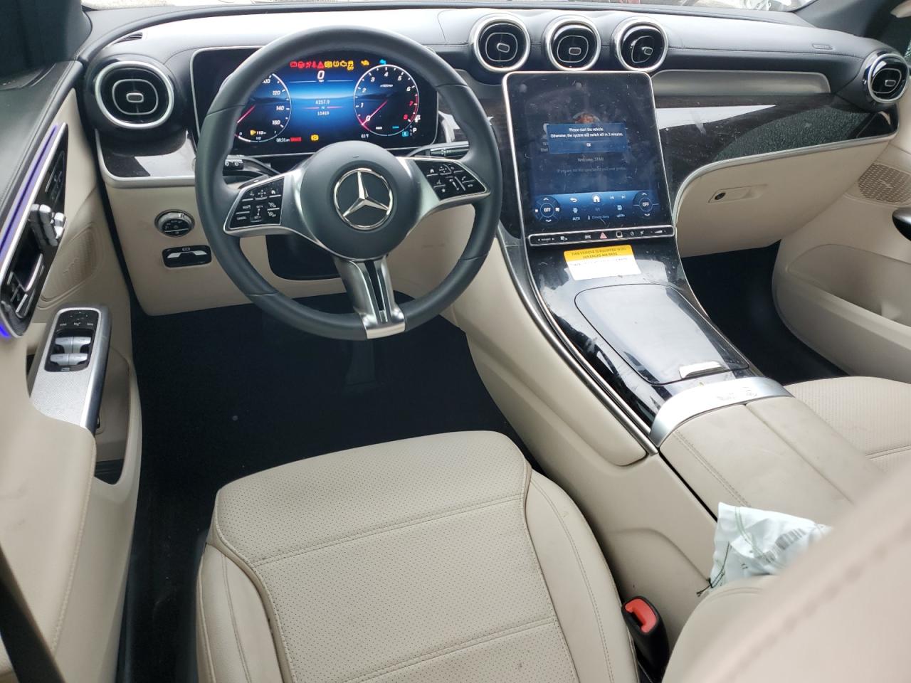 2025 MERCEDES-BENZ GLC 300 photo 8