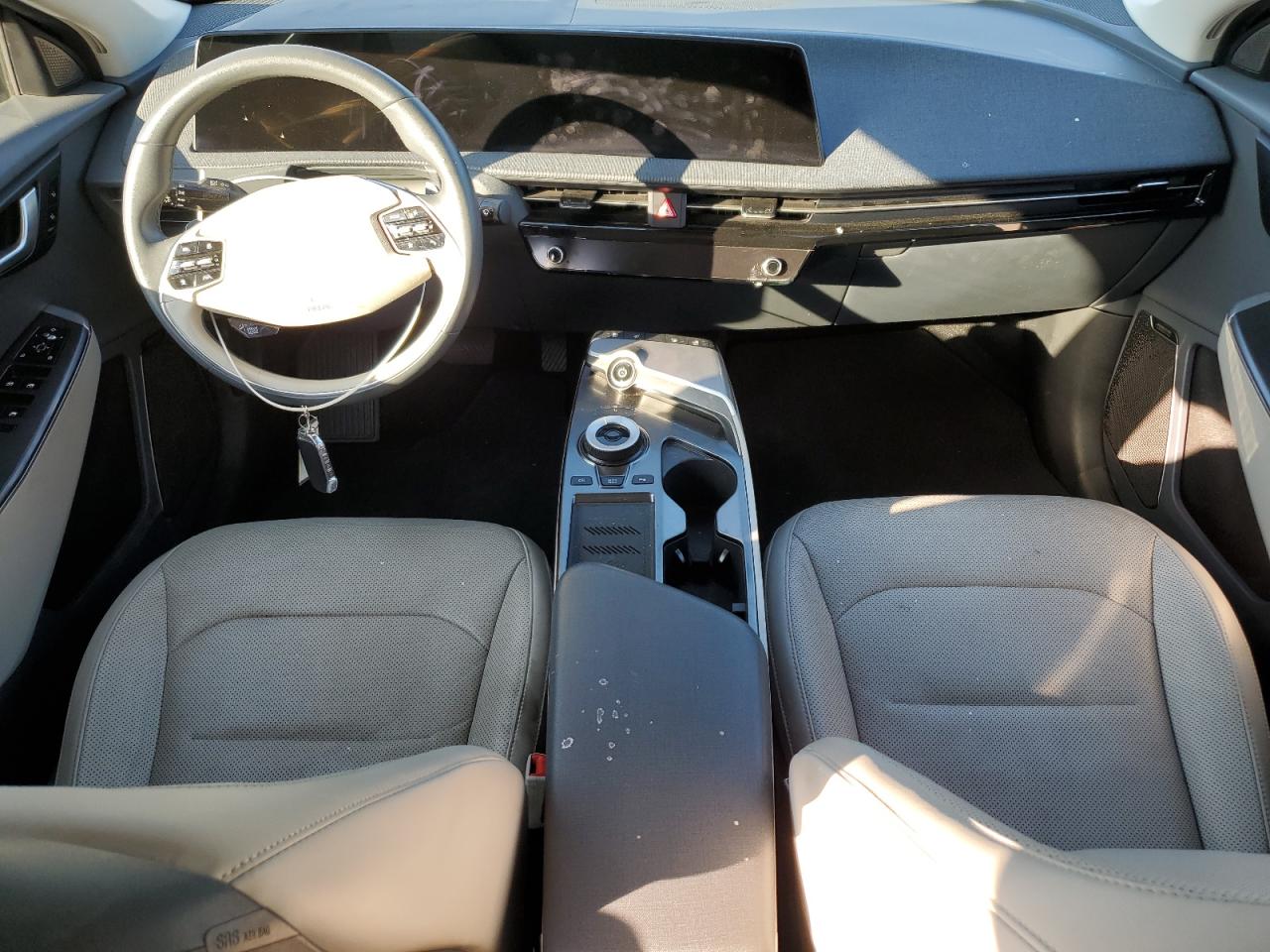 2022 KIA EV6 LIGHT photo 22