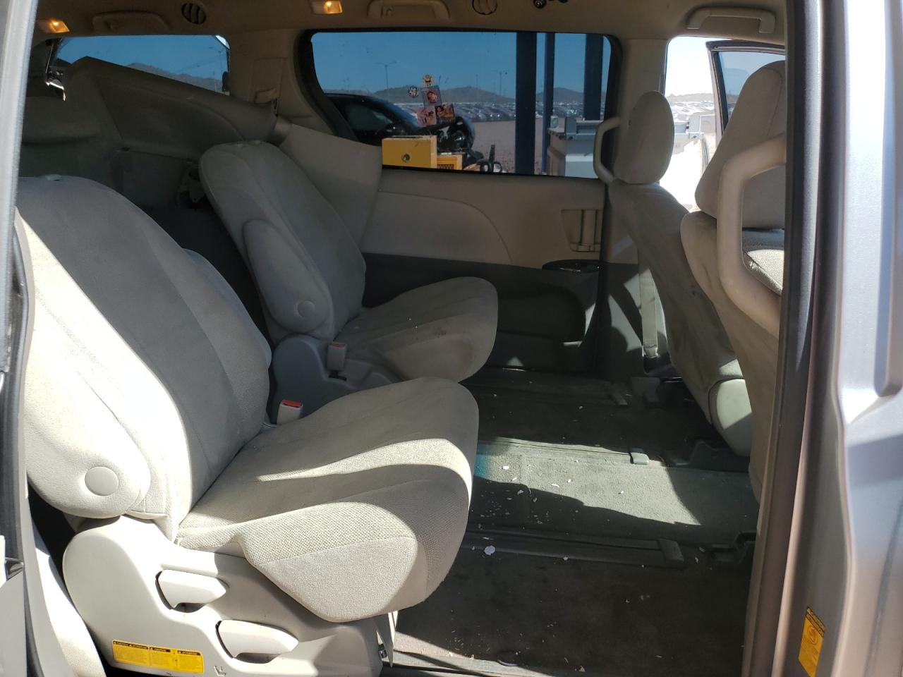 2014 TOYOTA SIENNA L 7-PASSENGER photo 11