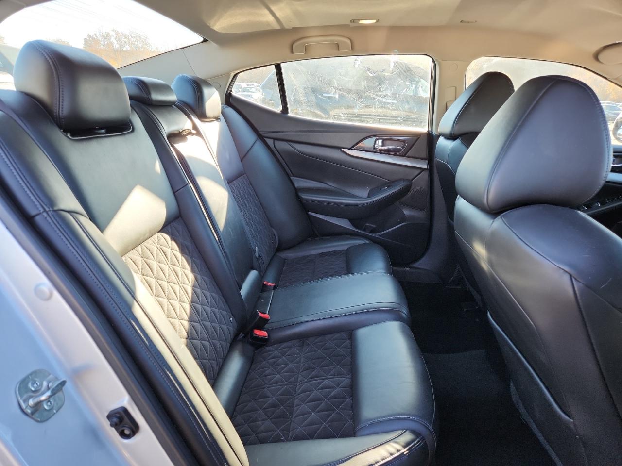 2017 NISSAN MAXIMA 3.5 SR photo 10