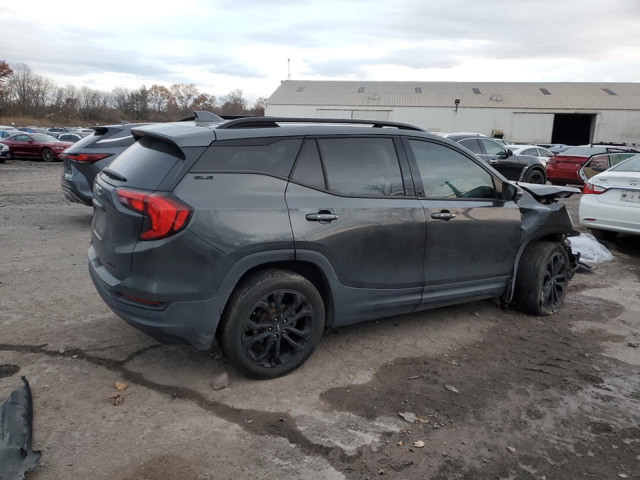 2020 GMC TERRAIN SLE photo 3