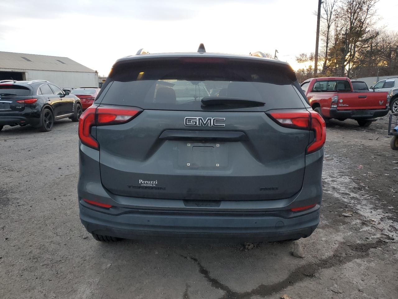 2020 GMC TERRAIN SLE photo 6