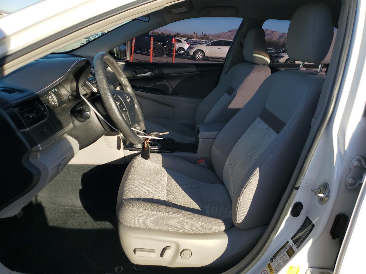 2013 TOYOTA CAMRY LE photo 25