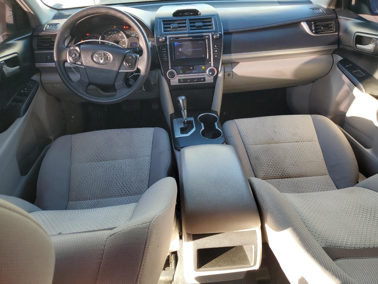 2013 TOYOTA CAMRY LE photo 29
