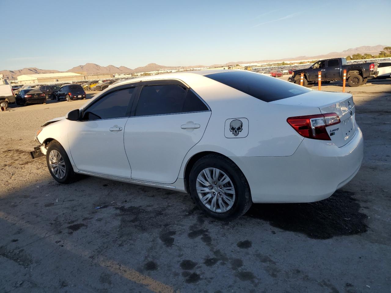 2013 TOYOTA CAMRY LE photo 5