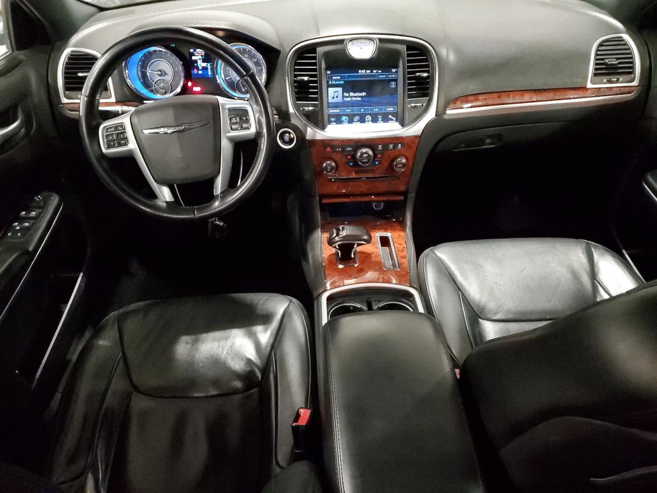 2014 CHRYSLER 300 photo 22