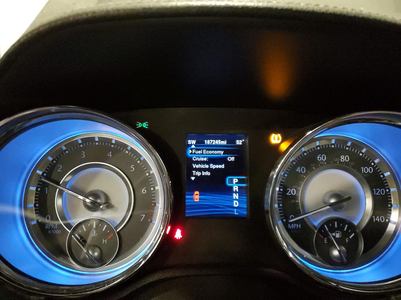 2014 CHRYSLER 300 photo 25