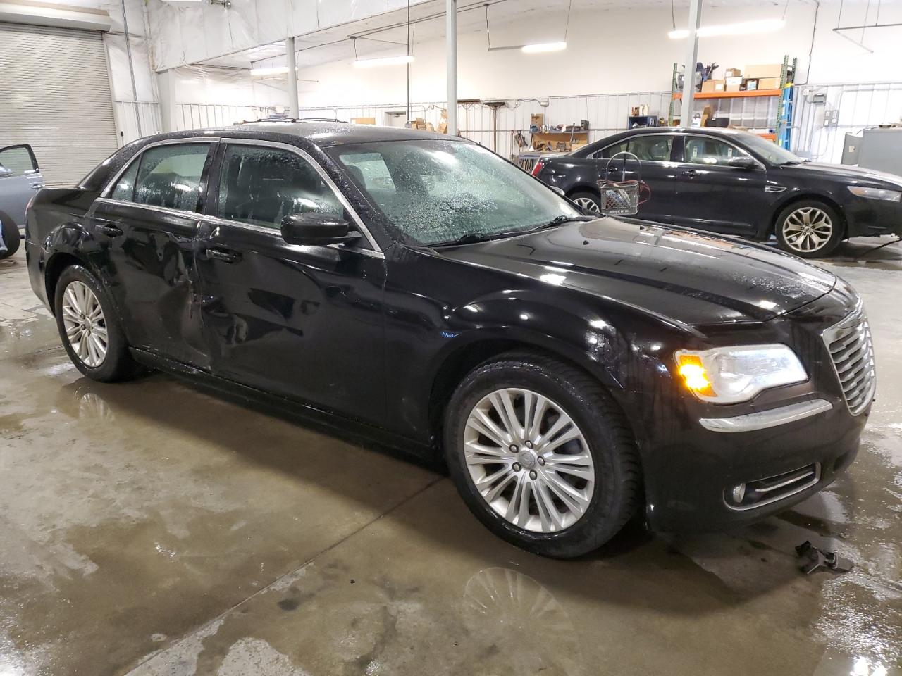 2014 CHRYSLER 300 photo 10