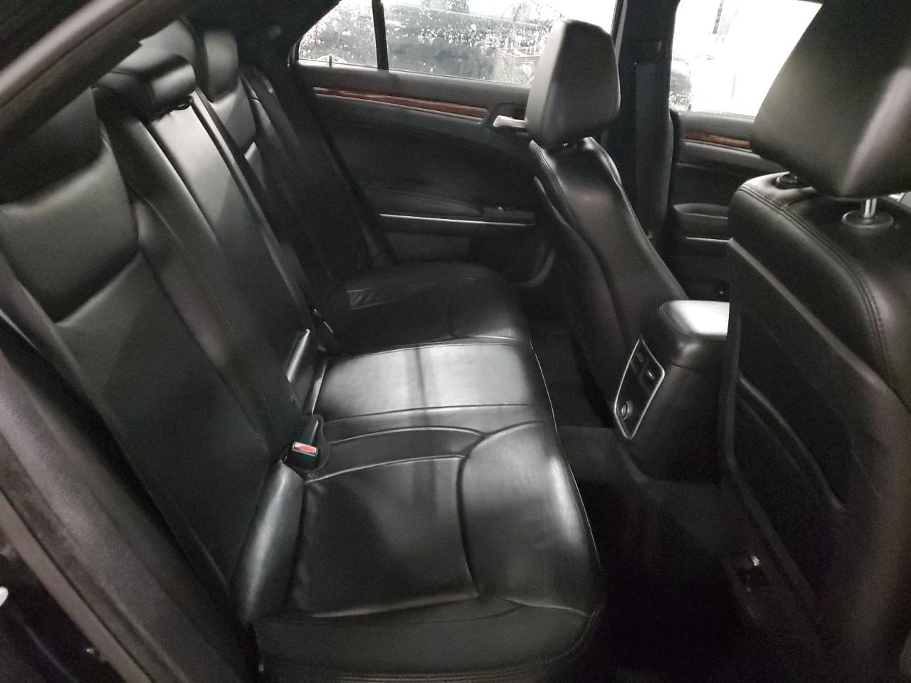 2014 CHRYSLER 300 photo 28