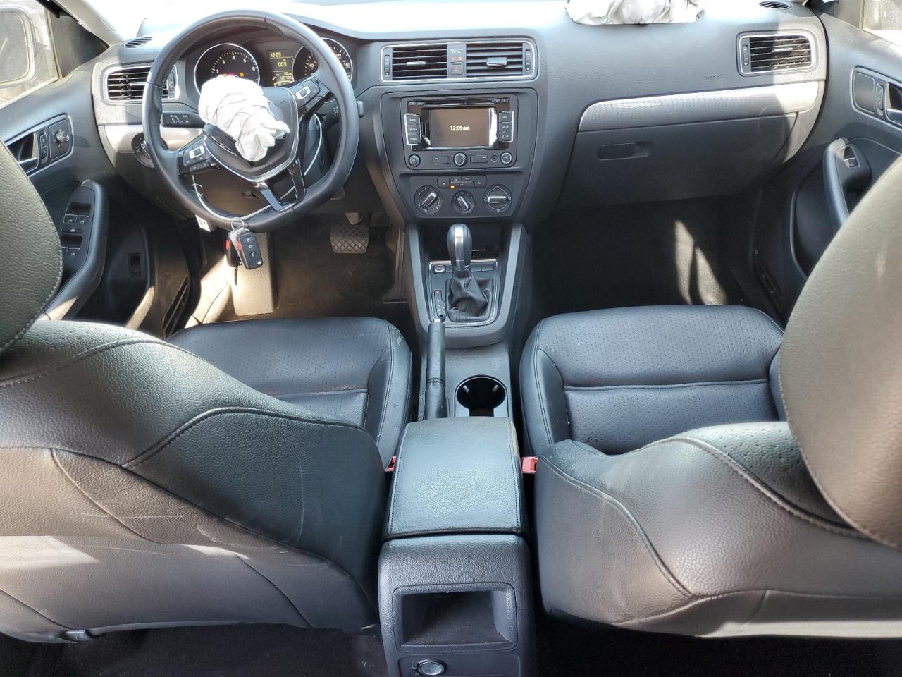 2015 VOLKSWAGEN JETTA SE photo 15