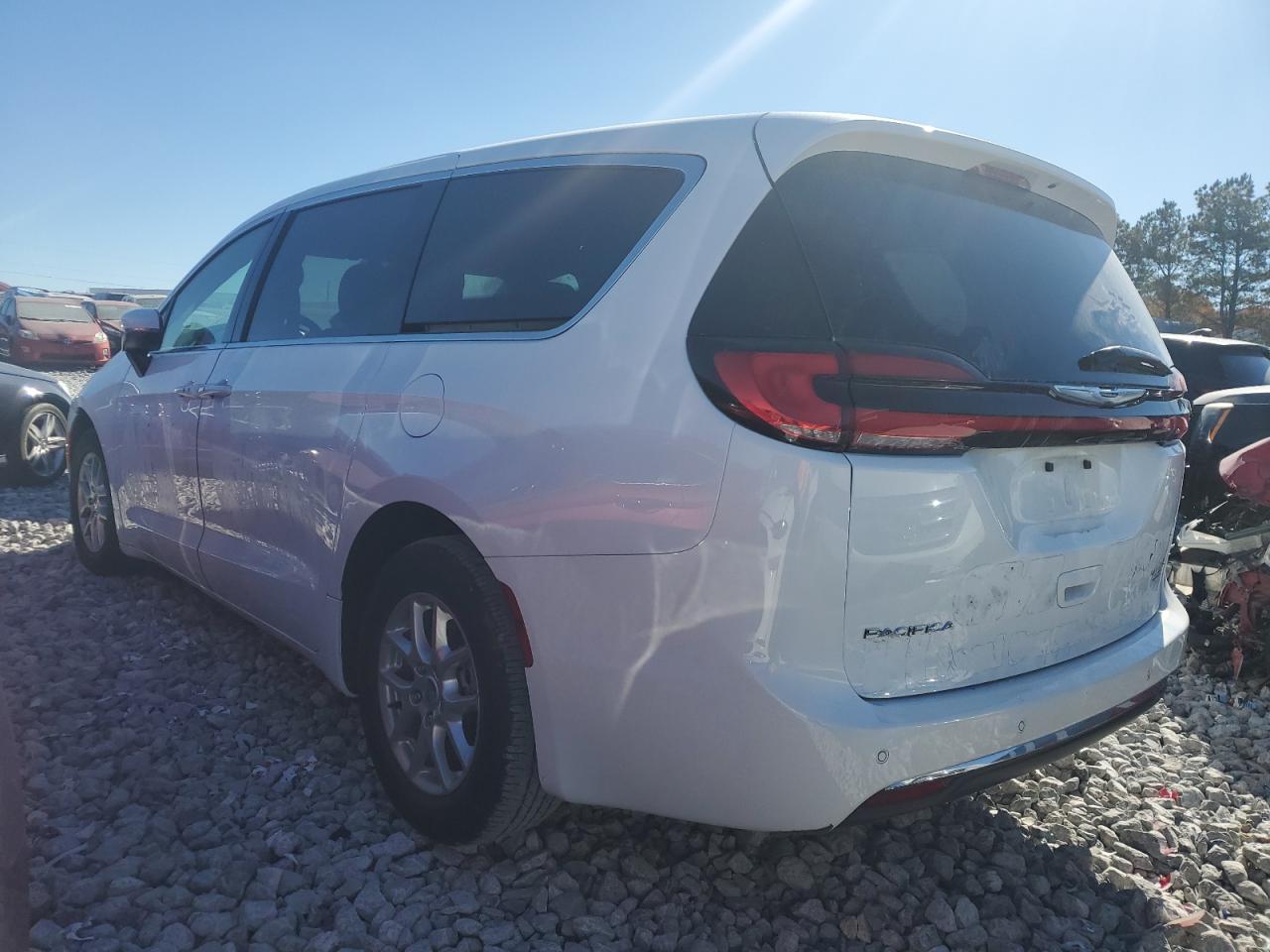 2023 CHRYSLER PACIFICA TOURING photo 3
