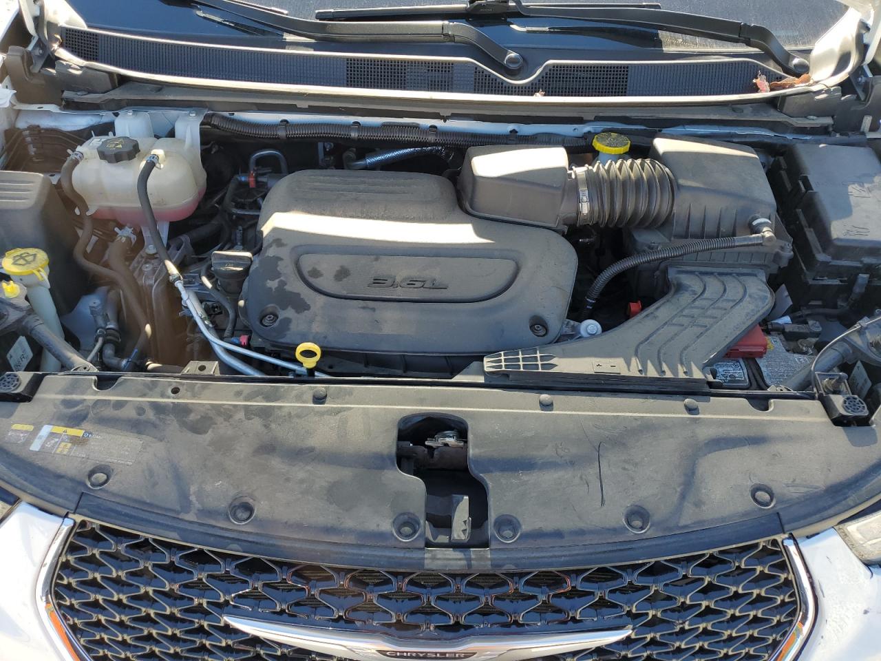 2023 CHRYSLER PACIFICA TOURING photo 23