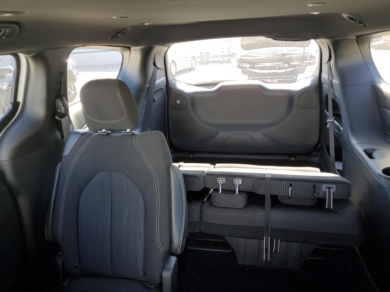 2023 CHRYSLER PACIFICA TOURING photo 19