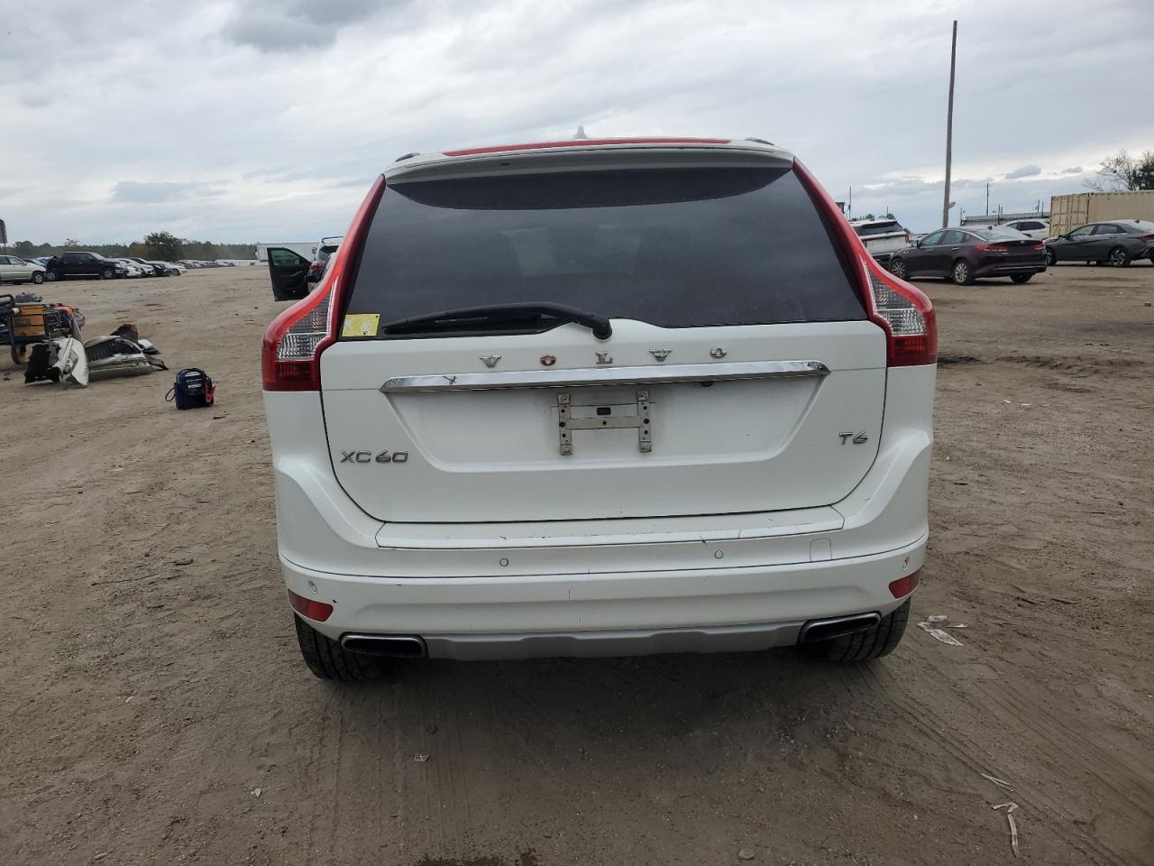 2016 VOLVO XC60 T6 PLATINUM photo 6