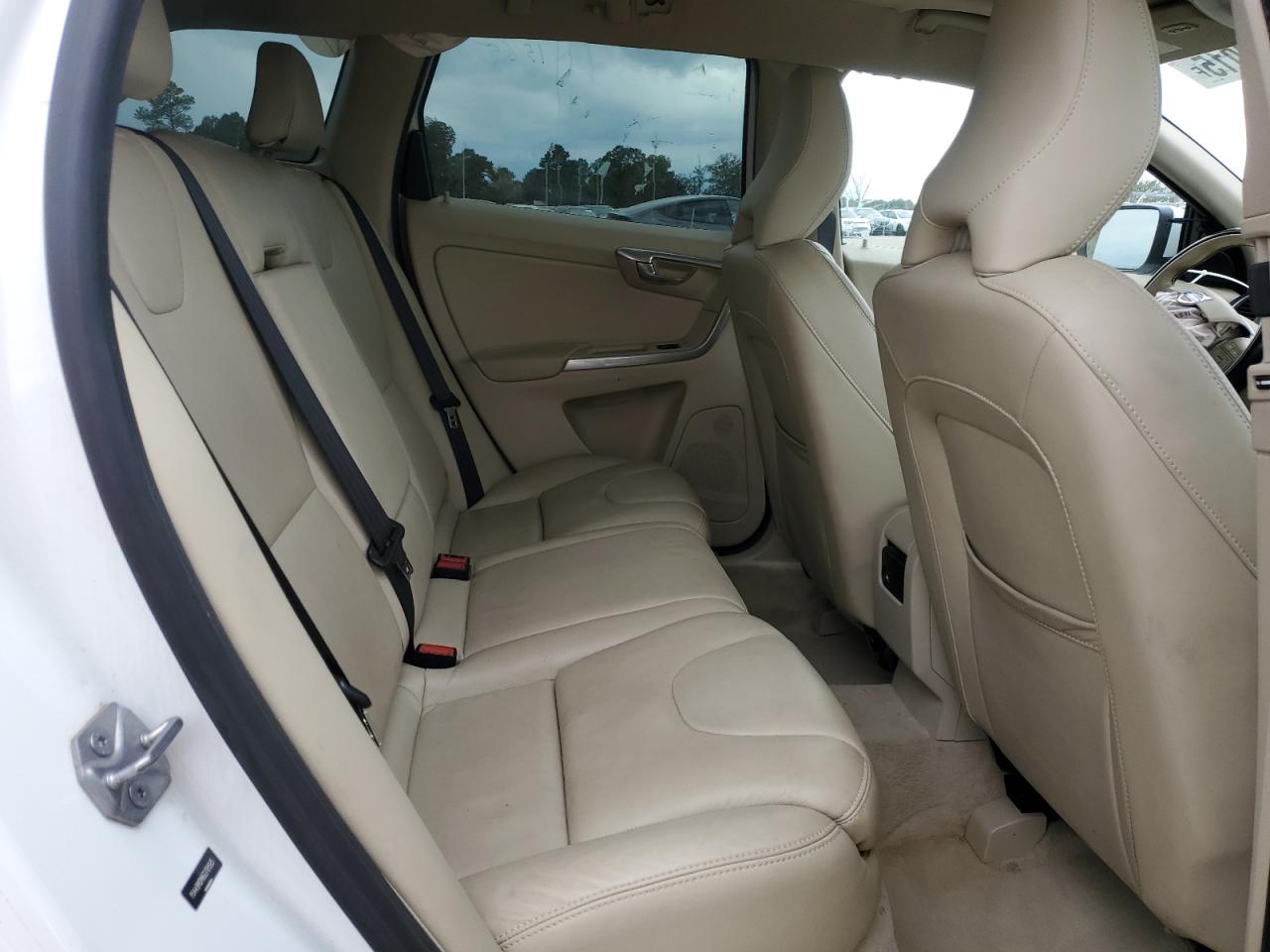 2016 VOLVO XC60 T6 PLATINUM photo 11