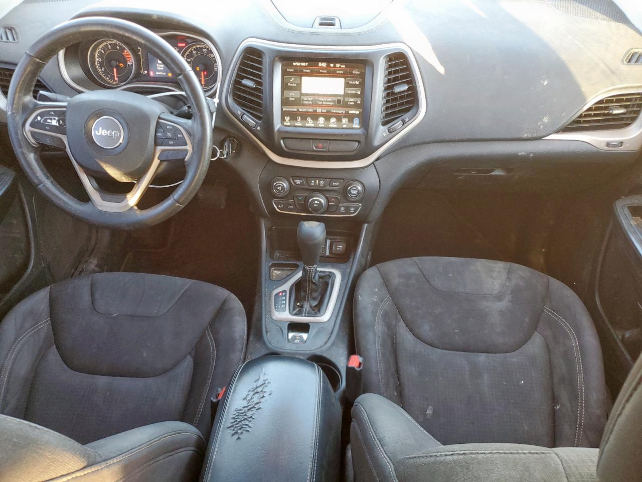 2016 JEEP CHEROKEE LATITUDE photo 8