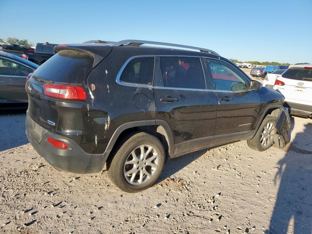 2016 JEEP CHEROKEE LATITUDE photo 3