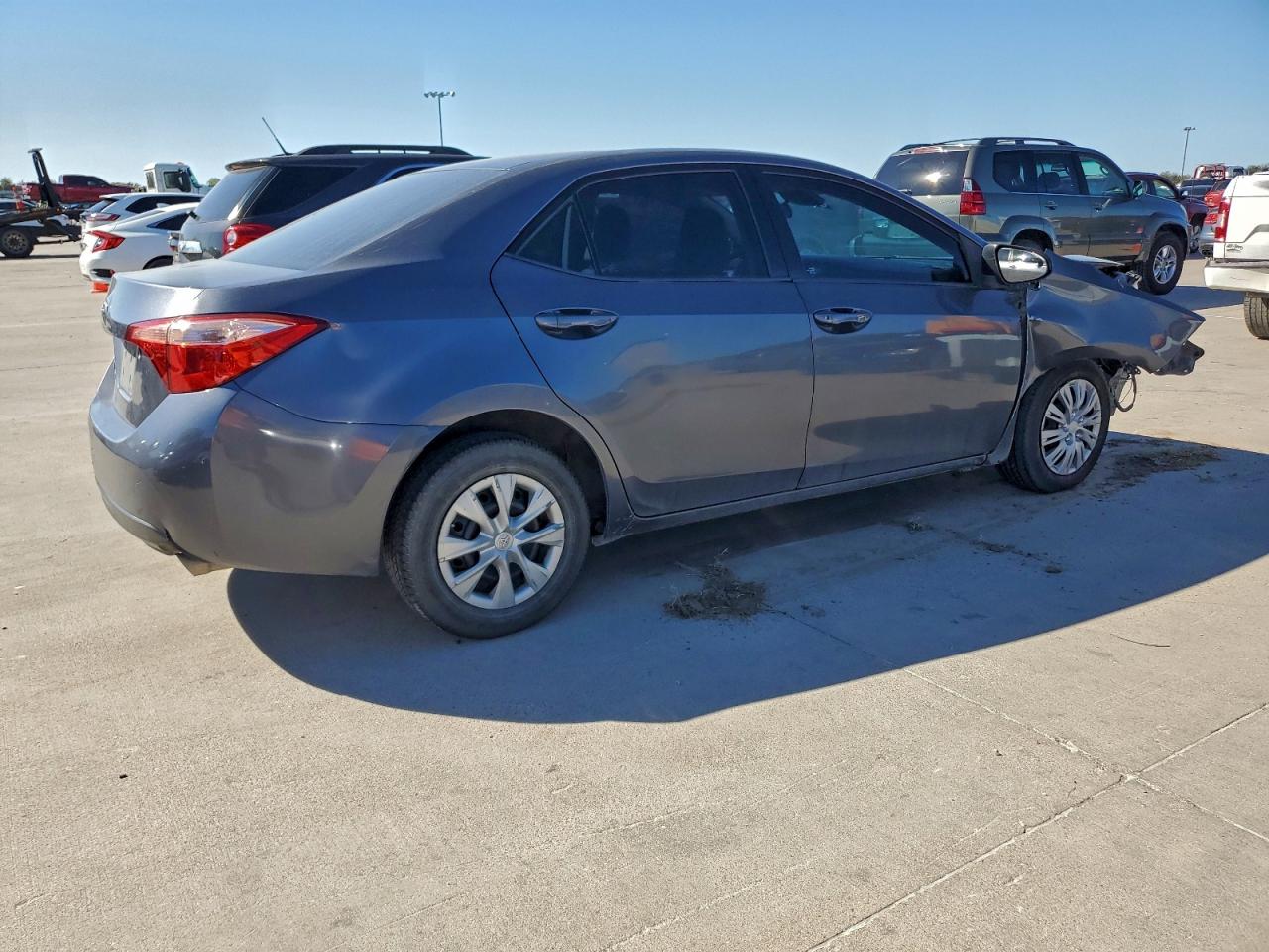 2017 TOYOTA COROLLA L photo 5