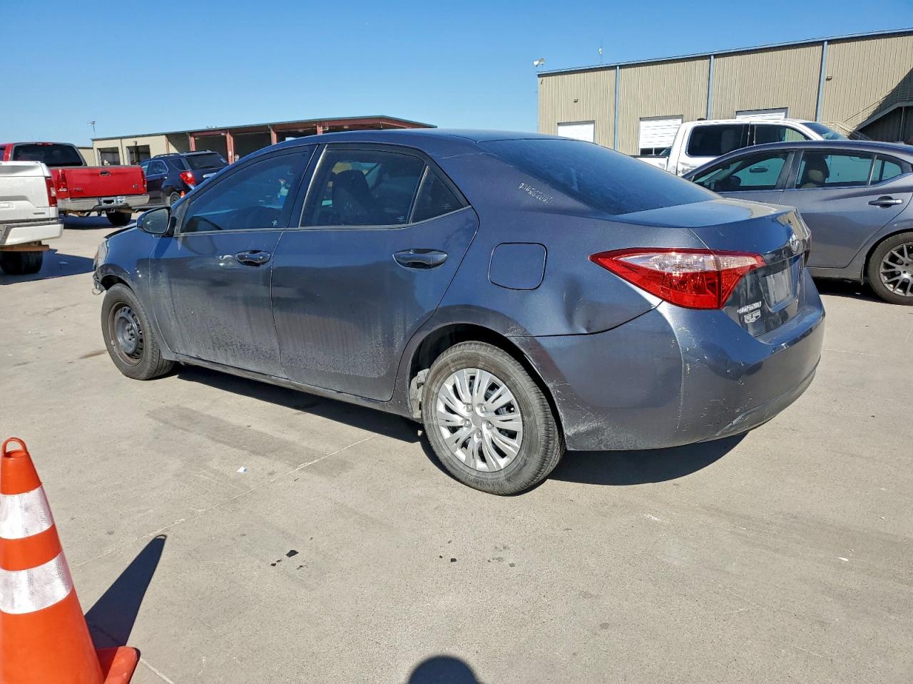 2017 TOYOTA COROLLA L photo 3