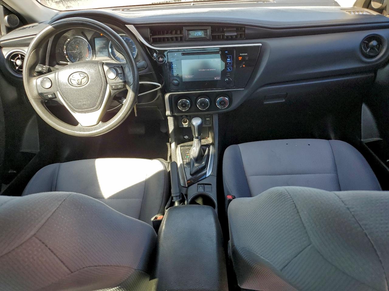 2017 TOYOTA COROLLA L photo 15