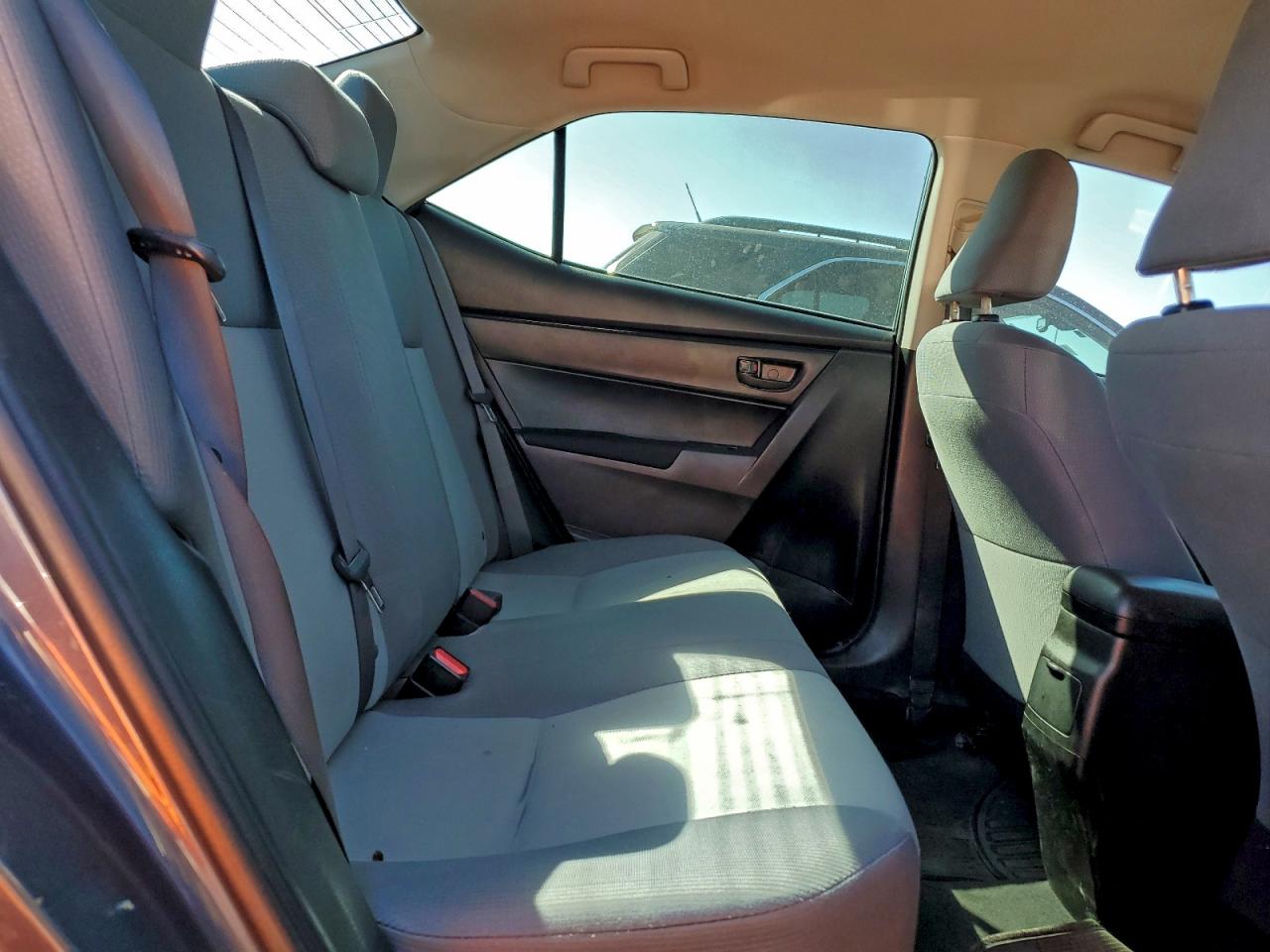2017 TOYOTA COROLLA L photo 19