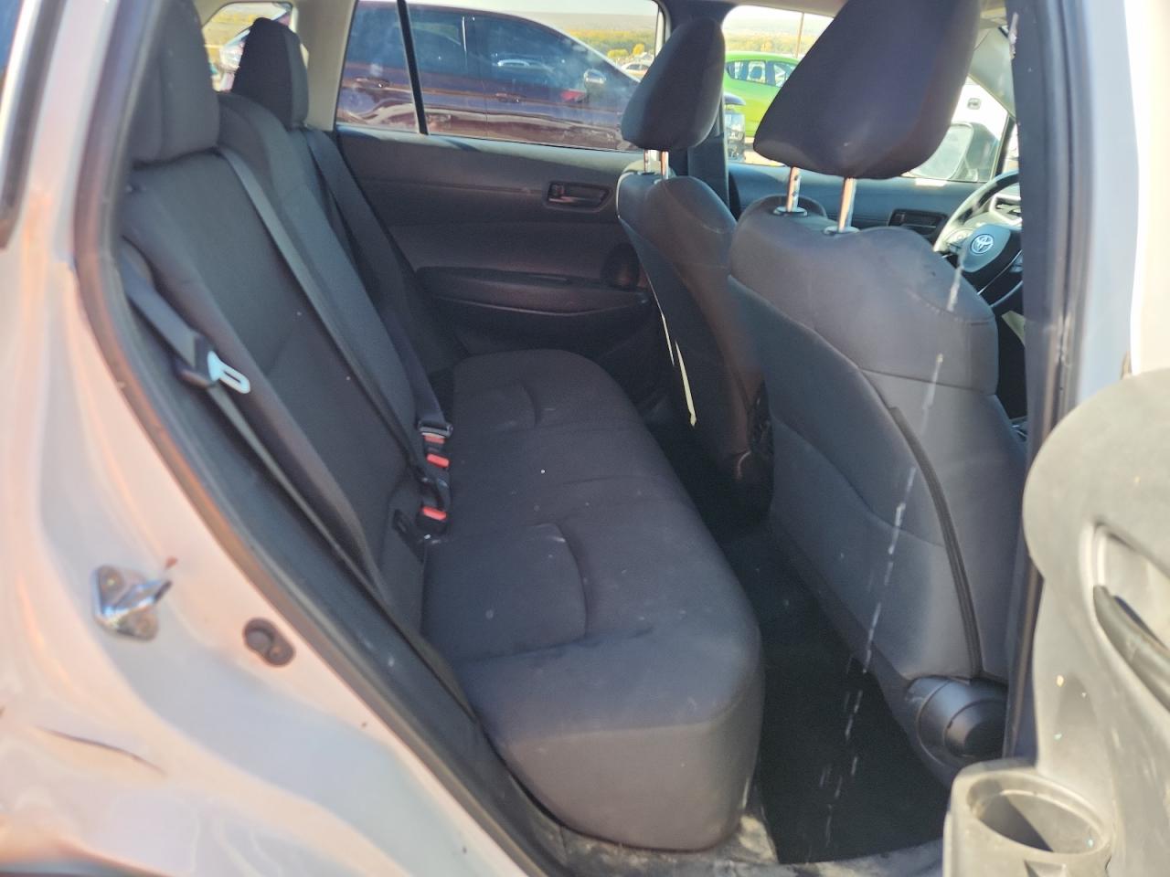 2025 TOYOTA COROLLA CROSS LE photo 28