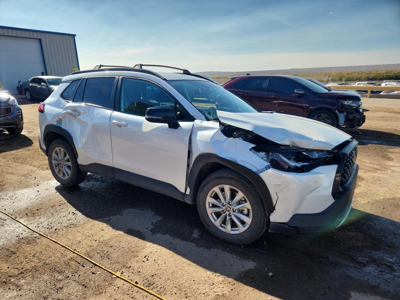 2025 TOYOTA COROLLA CROSS LE photo 10