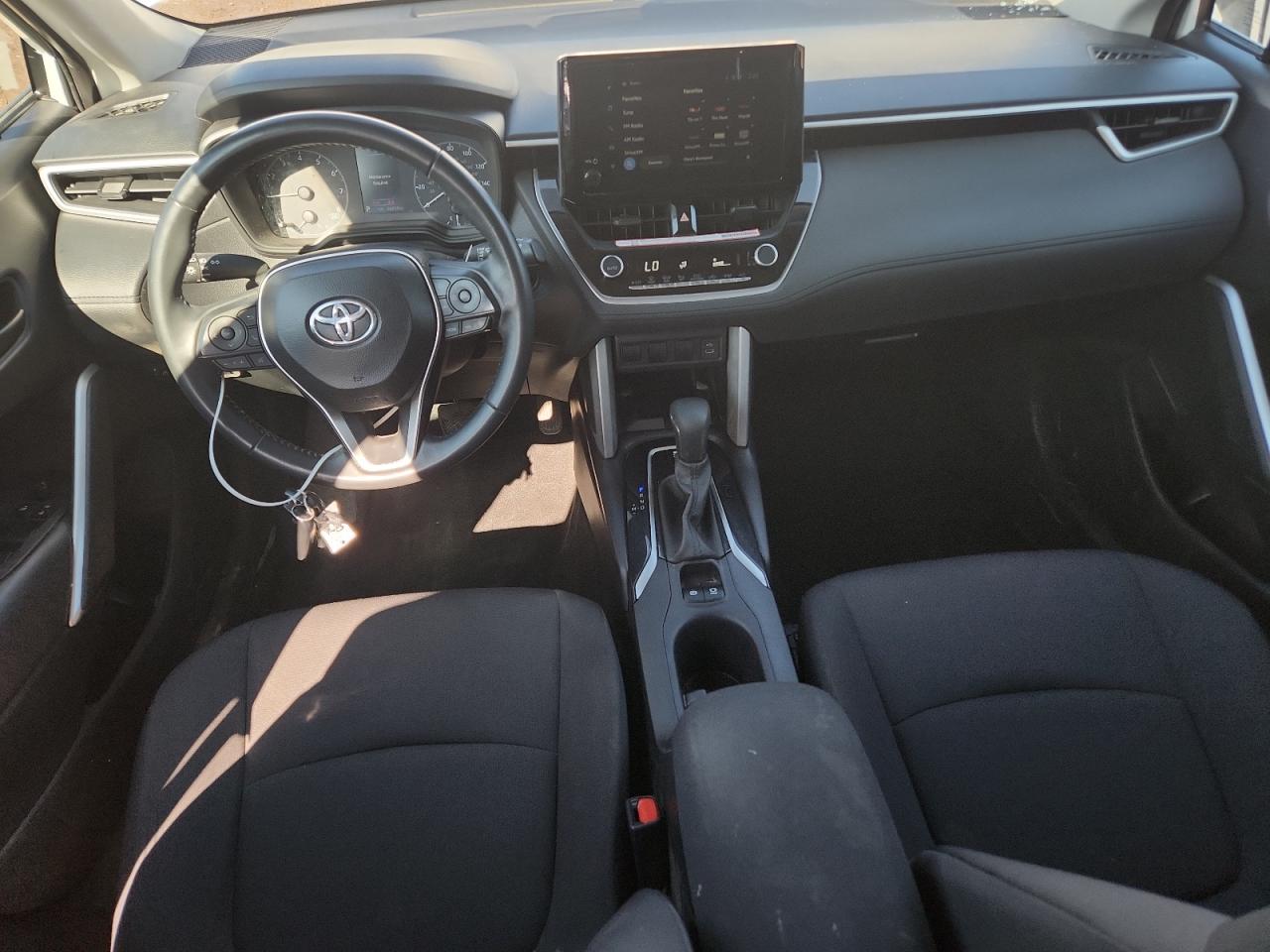 2025 TOYOTA COROLLA CROSS LE photo 22