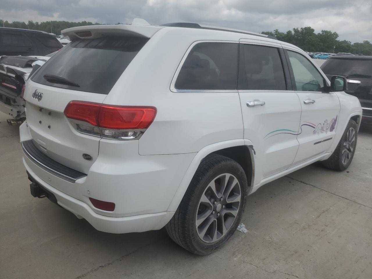 2018 JEEP GRAND CHEROKEE OVERLAND photo 3