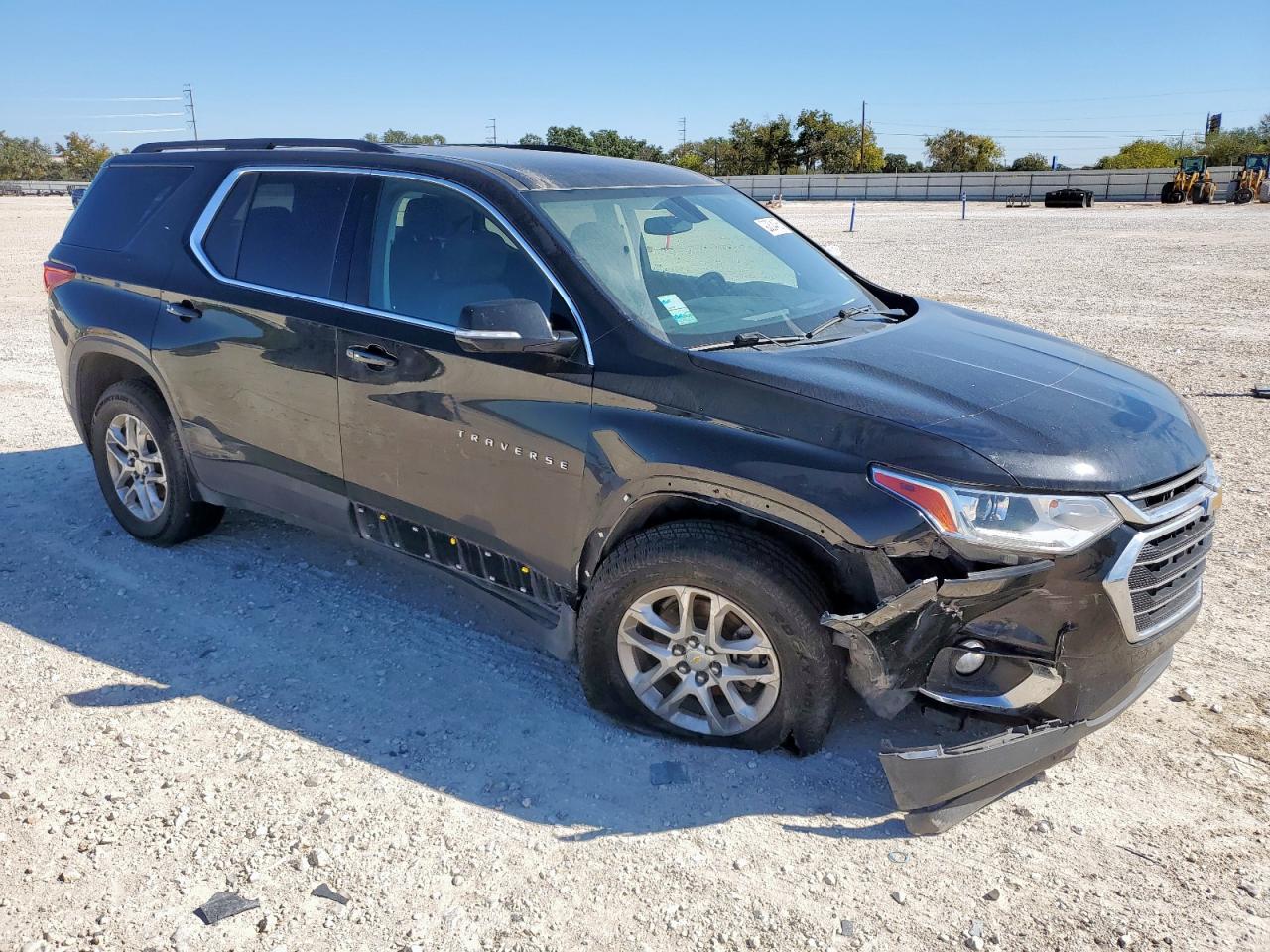 2019 CHEVROLET TRAVERSE LT photo 4