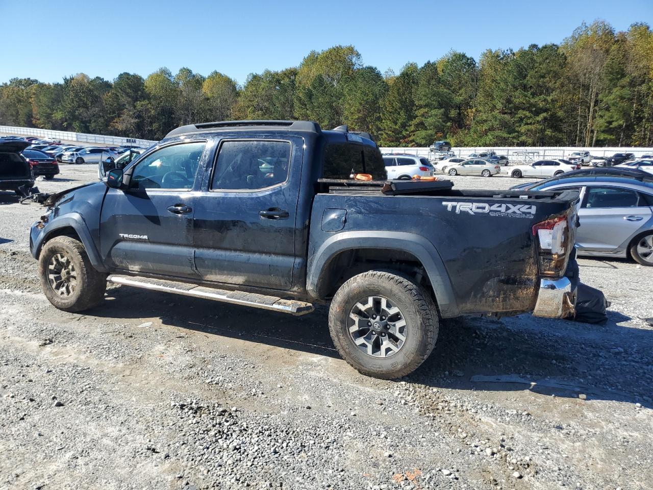 2019 TOYOTA TACOMA photo 4