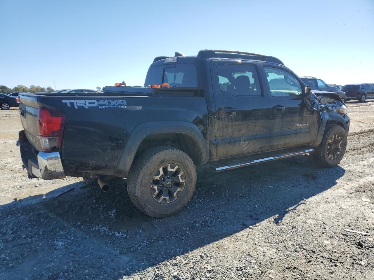 2019 TOYOTA TACOMA photo 7