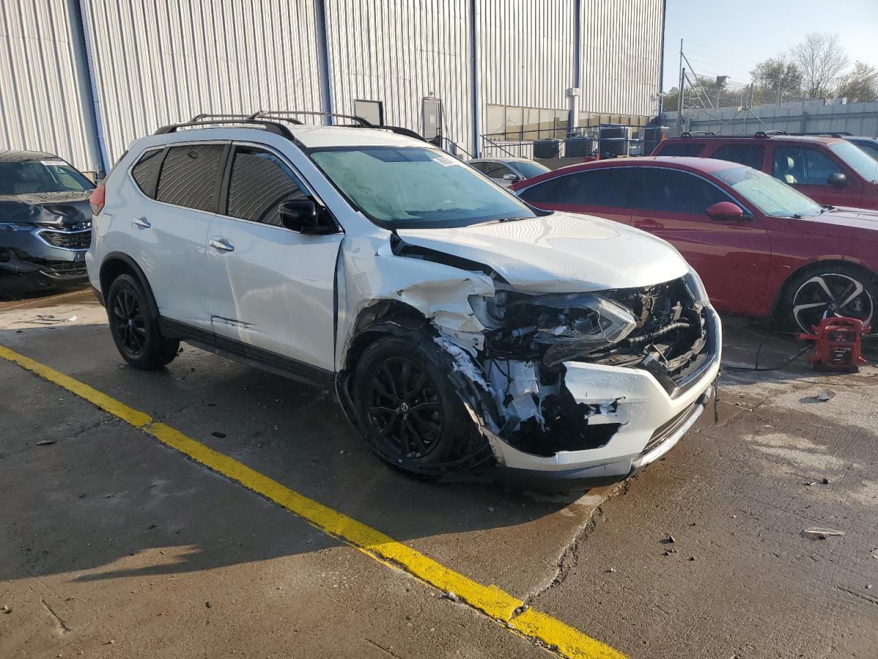 2017 NISSAN ROGUE SV photo 4