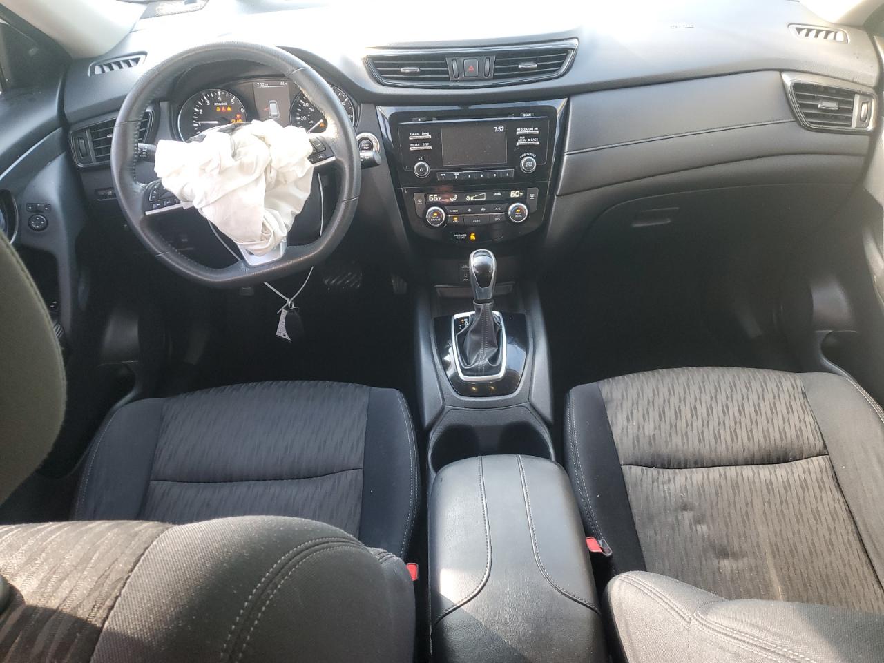 2017 NISSAN ROGUE SV photo 8