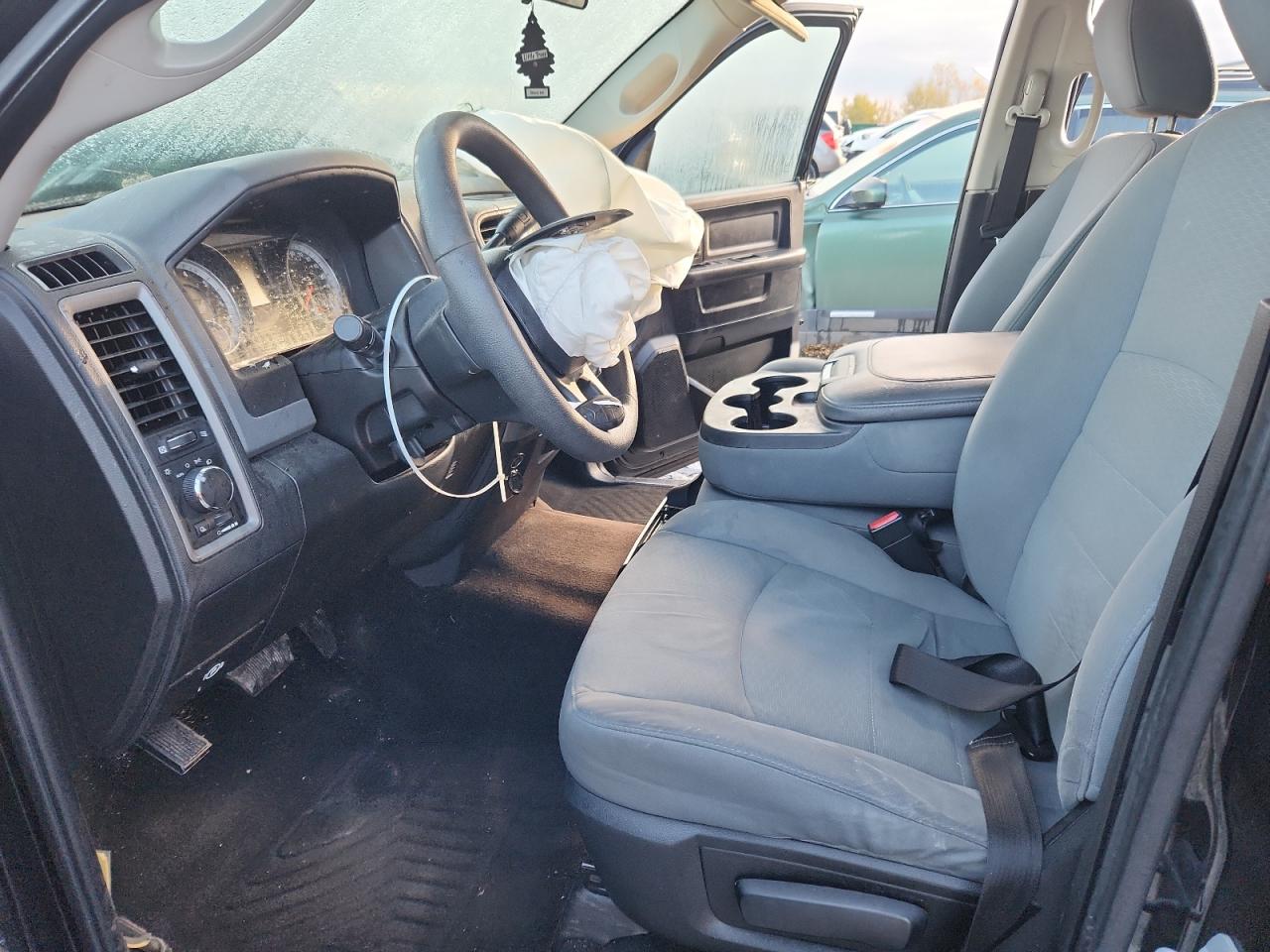 2013 RAM 1500 ST photo 13