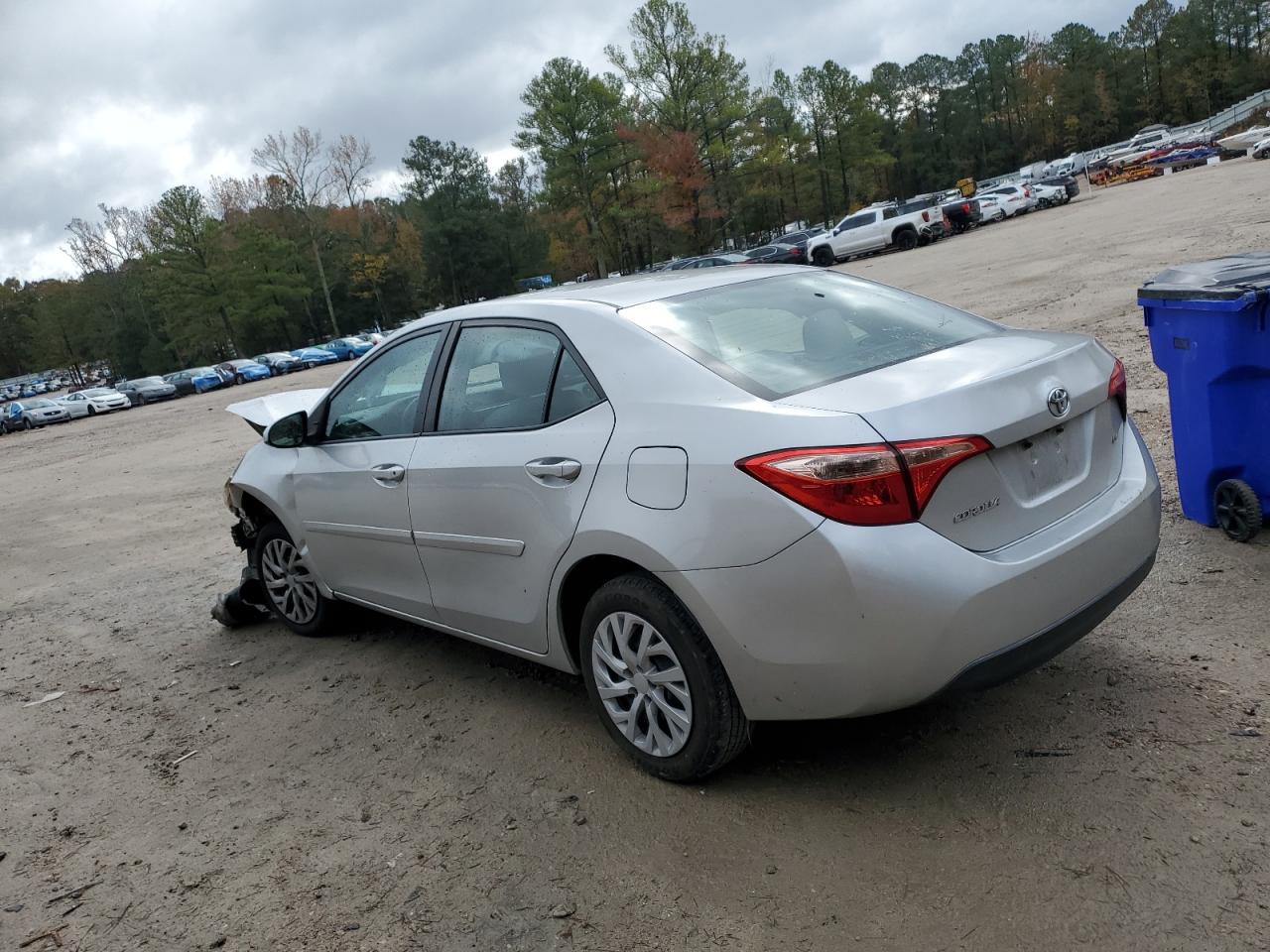 2017 TOYOTA COROLLA L photo 2