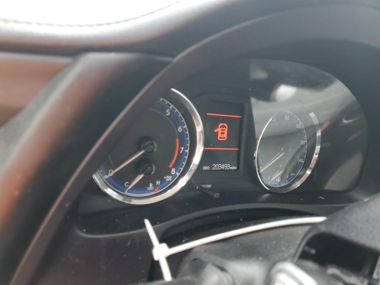 2017 TOYOTA COROLLA L photo 9