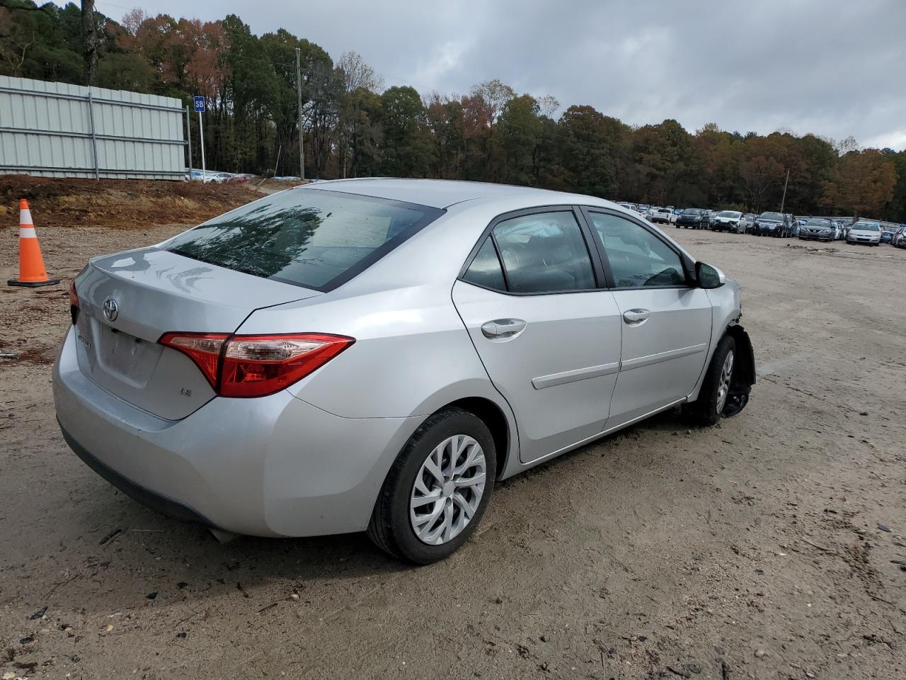 2017 TOYOTA COROLLA L photo 3
