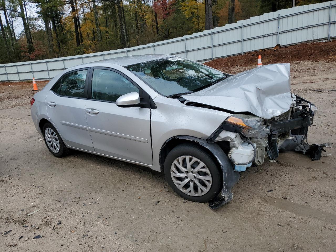 2017 TOYOTA COROLLA L photo 4
