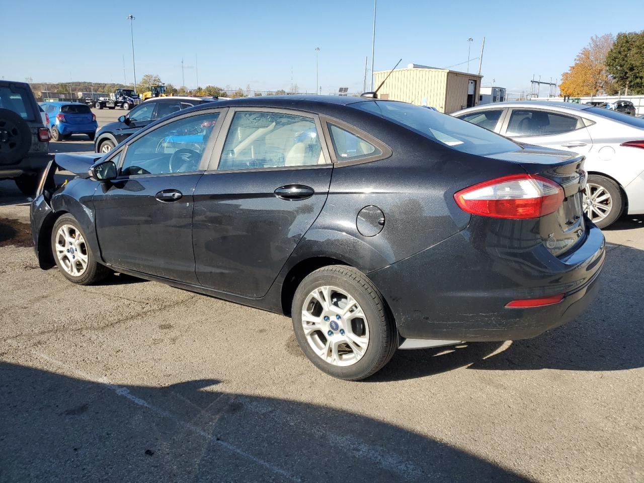 2015 FORD FIESTA SE photo 2