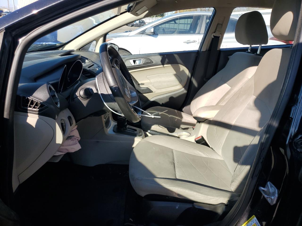 2015 FORD FIESTA SE photo 7