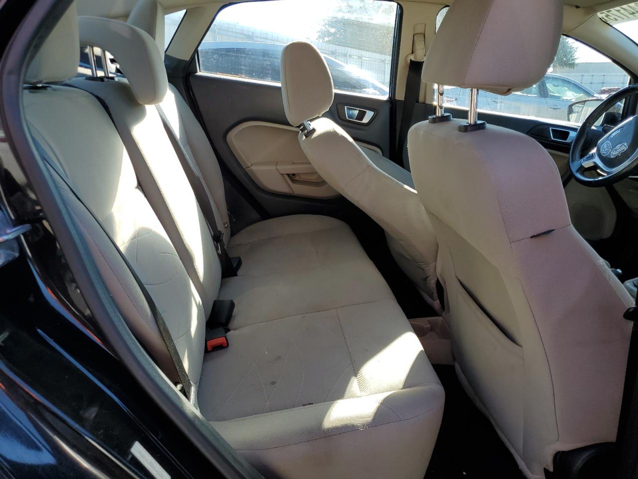 2015 FORD FIESTA SE photo 10