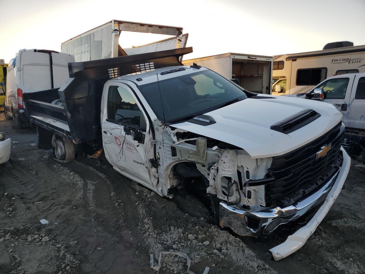 2024 CHEVROLET SILVERADO DUMP TRUCK photo 7
