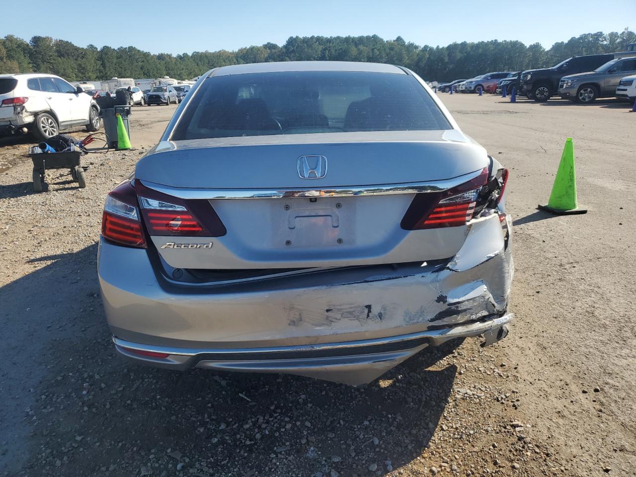 2016 HONDA ACCORD LX photo 6