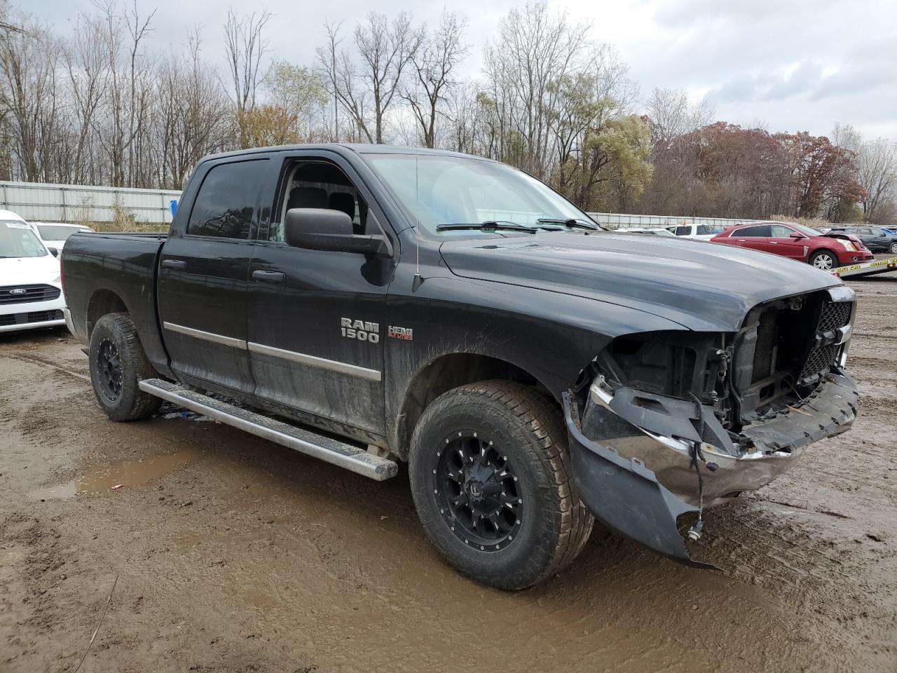 2017 RAM 1500 ST photo 4