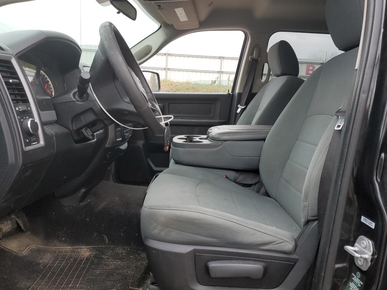 2017 RAM 1500 ST photo 7