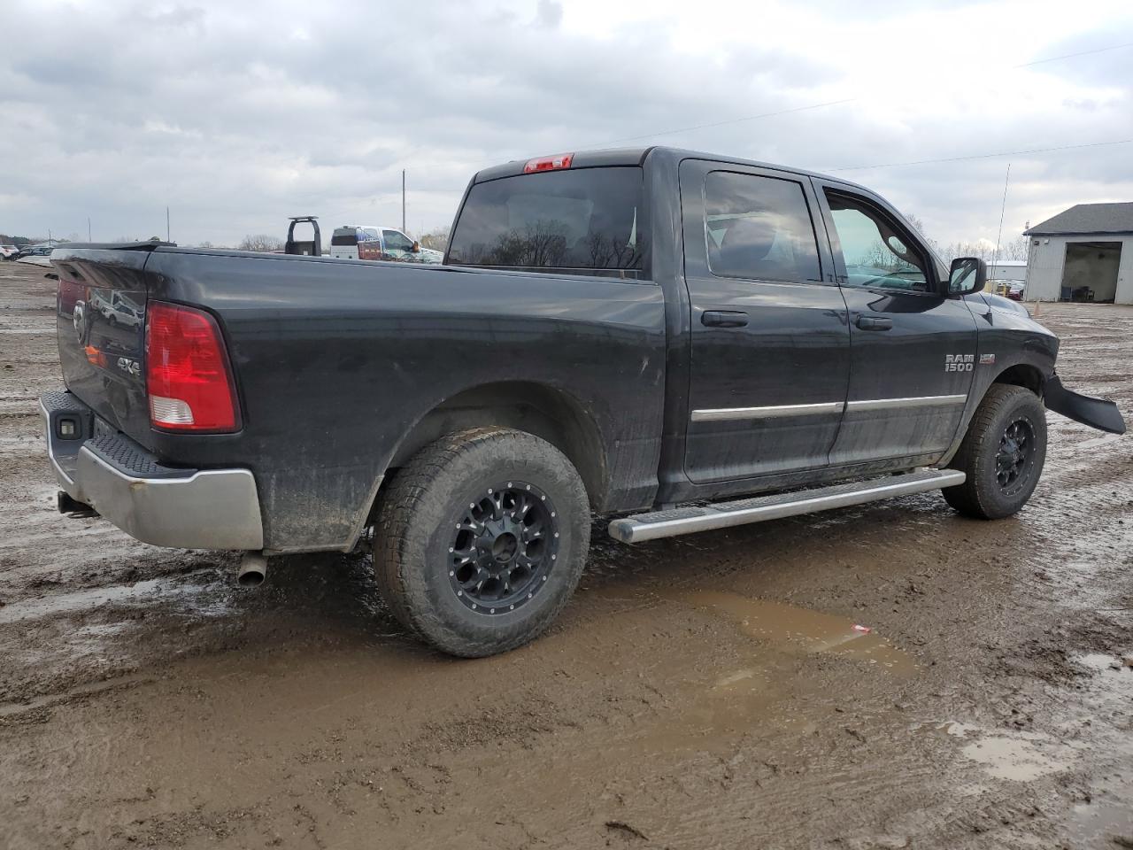 2017 RAM 1500 ST photo 3